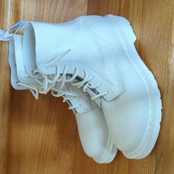 Dr Martens boots - Picture 13 of 13